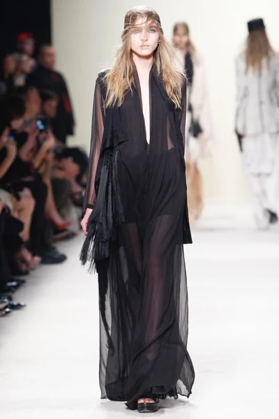 Look 14